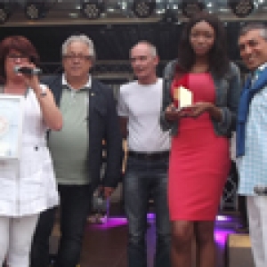 Stephan Becker und Karl Heinz Xhonneux für uns beim Weinfest 57ac3ed521a06.jpg