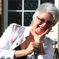 Elizabeth hat eine neue Homepage 5cab6a6803039.jpg
